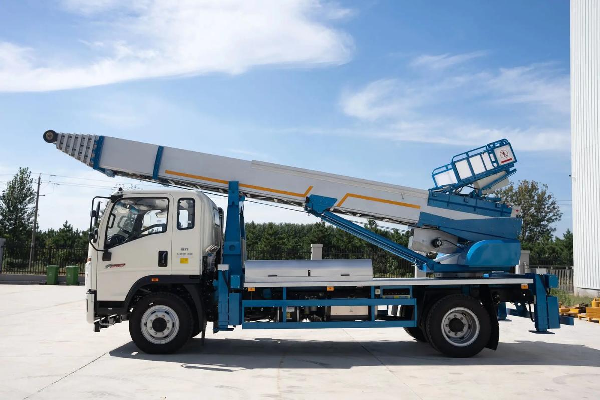 潜江云梯上料车租赁费用