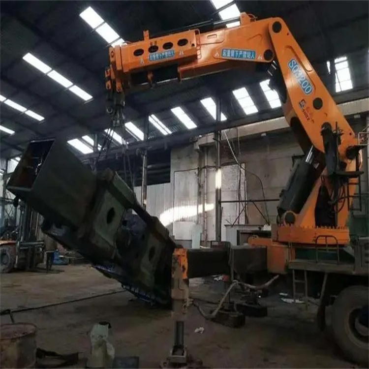 潜江130吨折臂吊车出租吊机租赁附近电话